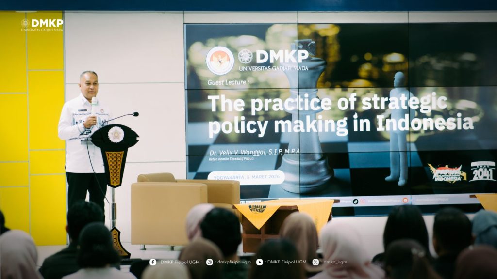 Strategic Policy Making di Era Kompleksitas Global dalam Kuliah Tamu Bersama Dr. Velix Wanggai